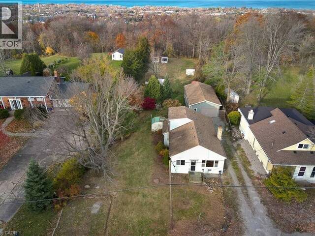 49 RIDGE Road E Grimsby Ontario, L3M 4E7 - 2 Bedrooms Home For Sale