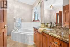 219 JACQUELINE Boulevard | Hamilton Ontario | Slide Image Thirty-two