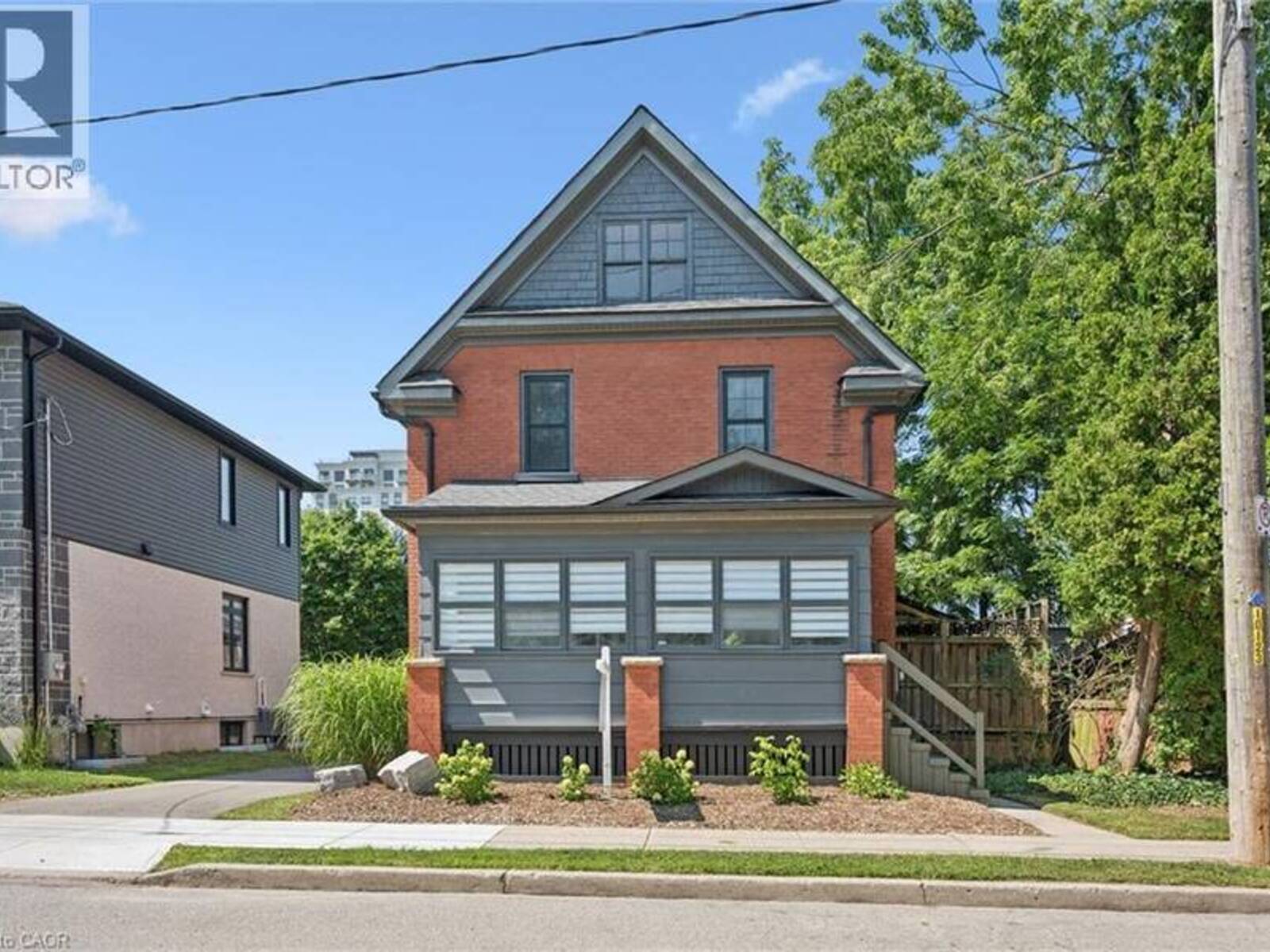 100 DAWSON Street, Waterloo, Ontario N2L 1R4
