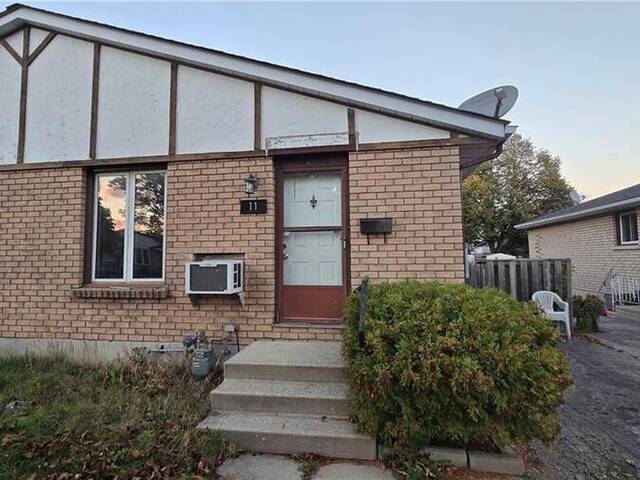 11 DEBBY Crescent Brantford Ontario, N3R 7A4 - 3 Bedrooms Home For Sale
