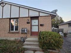 11 DEBBY Crescent Brantford Ontario, N3R 7A4