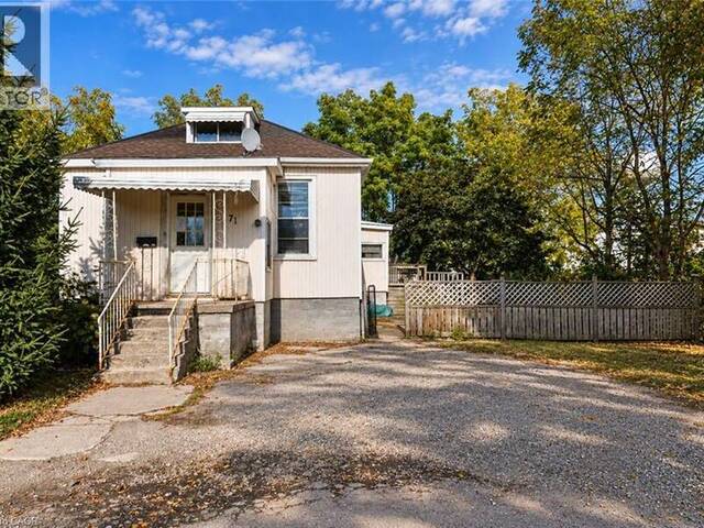 71 DENNIS Street Strathroy-Caradoc Ontario, N7G 3L4 - 4 Bedrooms Home For Sale