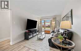 2092 HUNT Crescent | Burlington Ontario | Slide Image Seven