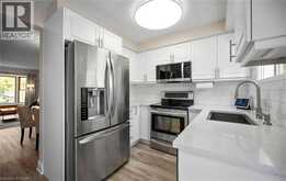 2092 HUNT Crescent | Burlington Ontario | Slide Image Eighteen