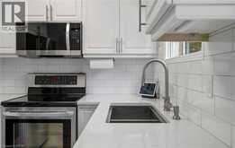 2092 HUNT Crescent | Burlington Ontario | Slide Image Nineteen