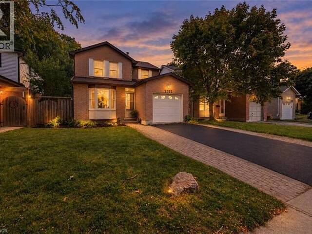 2092 HUNT Crescent Burlington Ontario, L7M 2N9 - 3 Bedrooms Home For Sale