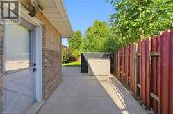 16 REDWOOD Court | Hamilton Ontario | Slide Image Thirty-three