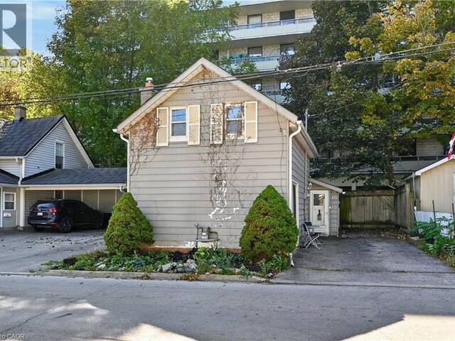 10 MAPLE Avenue Hamilton Ontario, L8G 2N9 - 2 Bedrooms Home For Sale