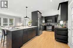 340 DUNCOMBE Drive | Burlington Ontario | Slide Image Thirteen