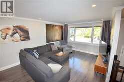 699 CASTLEGUARD Crescent | Burlington Ontario | Slide Image Thirteen