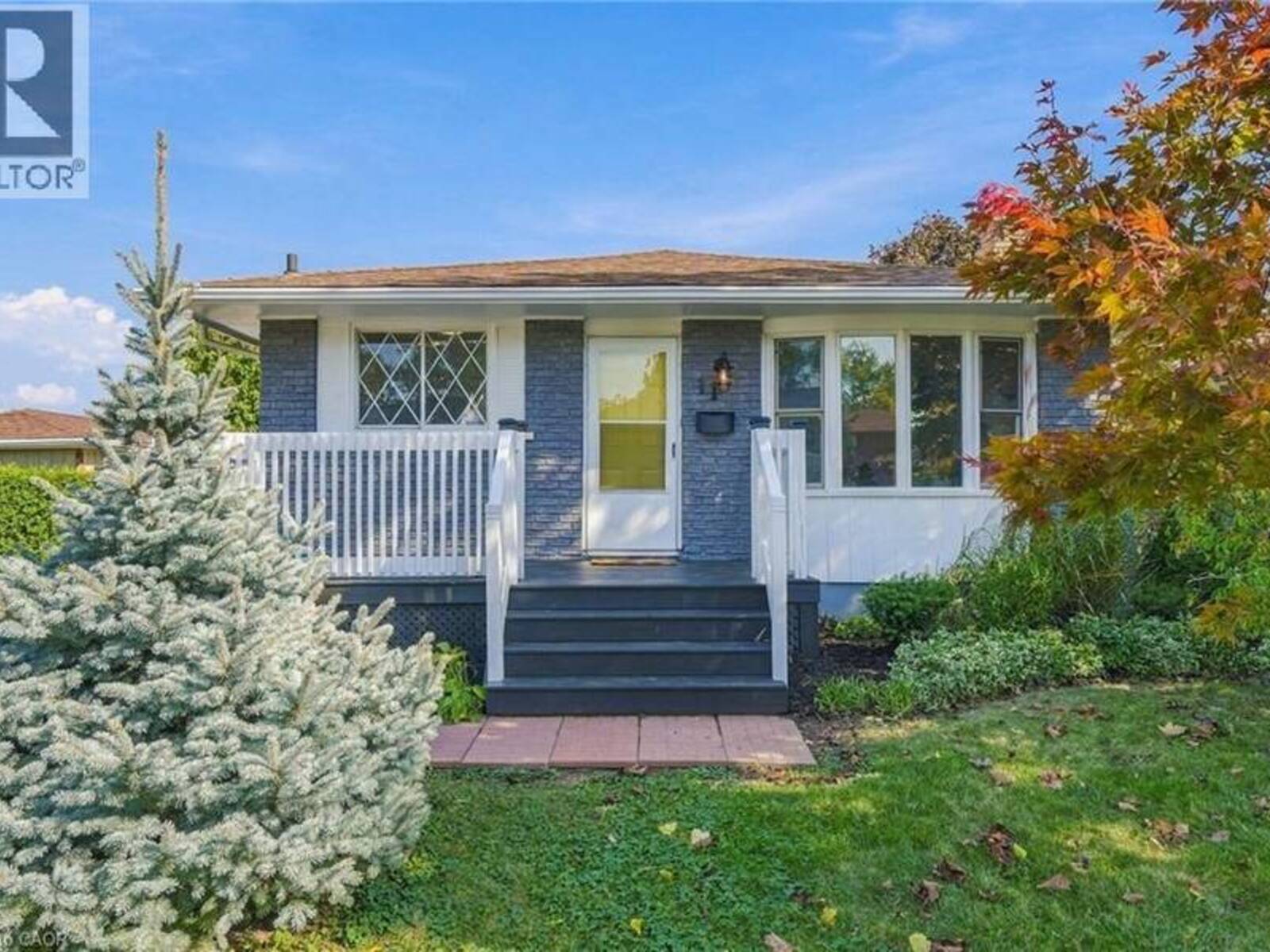 11 DAWN Road, St. Catharines, Ontario L2N 4M7