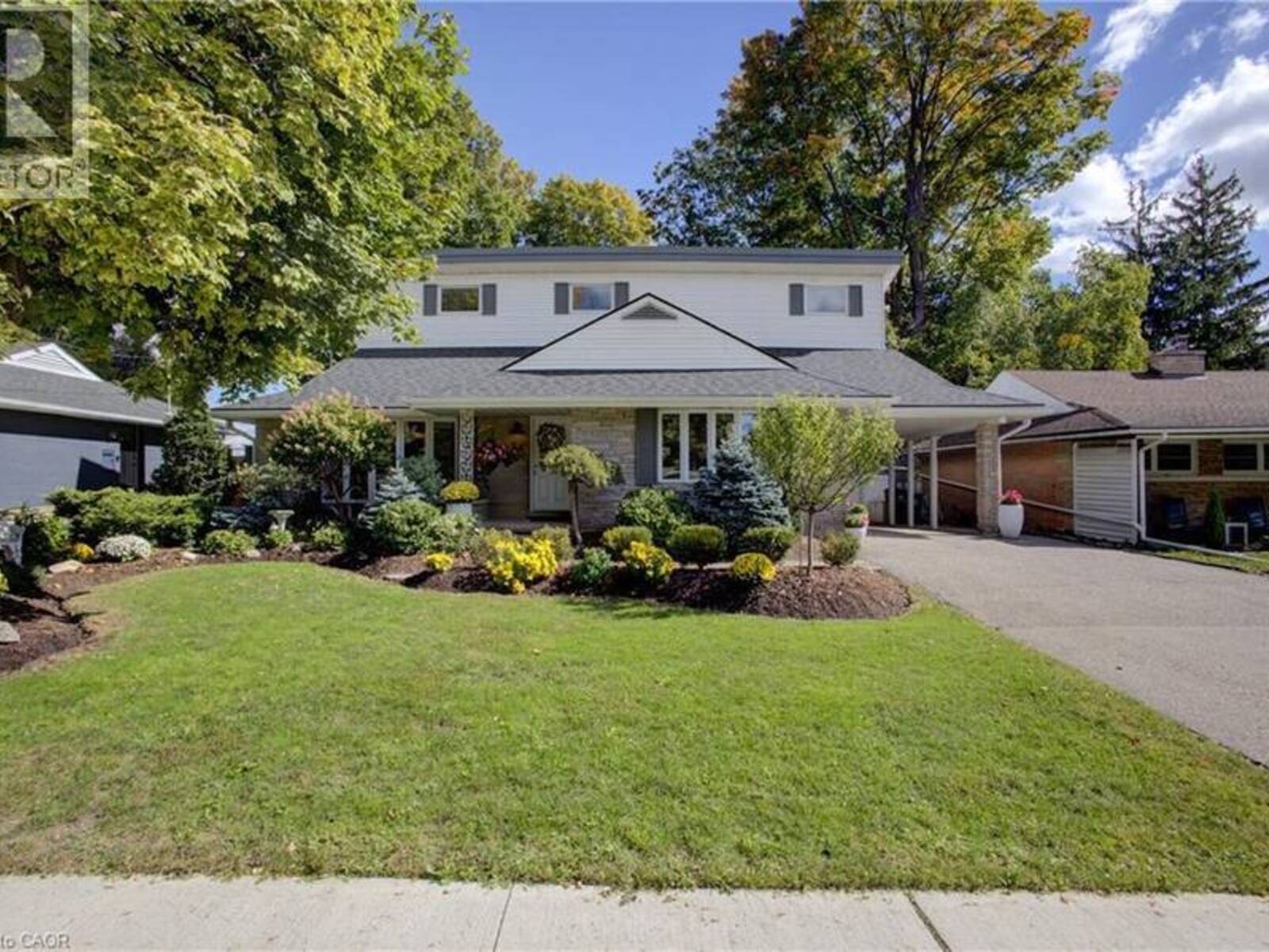 24 VALEWOOD Place, Kitchener, Ontario N2H 4N6