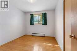 530 GLEN FORREST Boulevard | Waterloo Ontario | Slide Image Ten