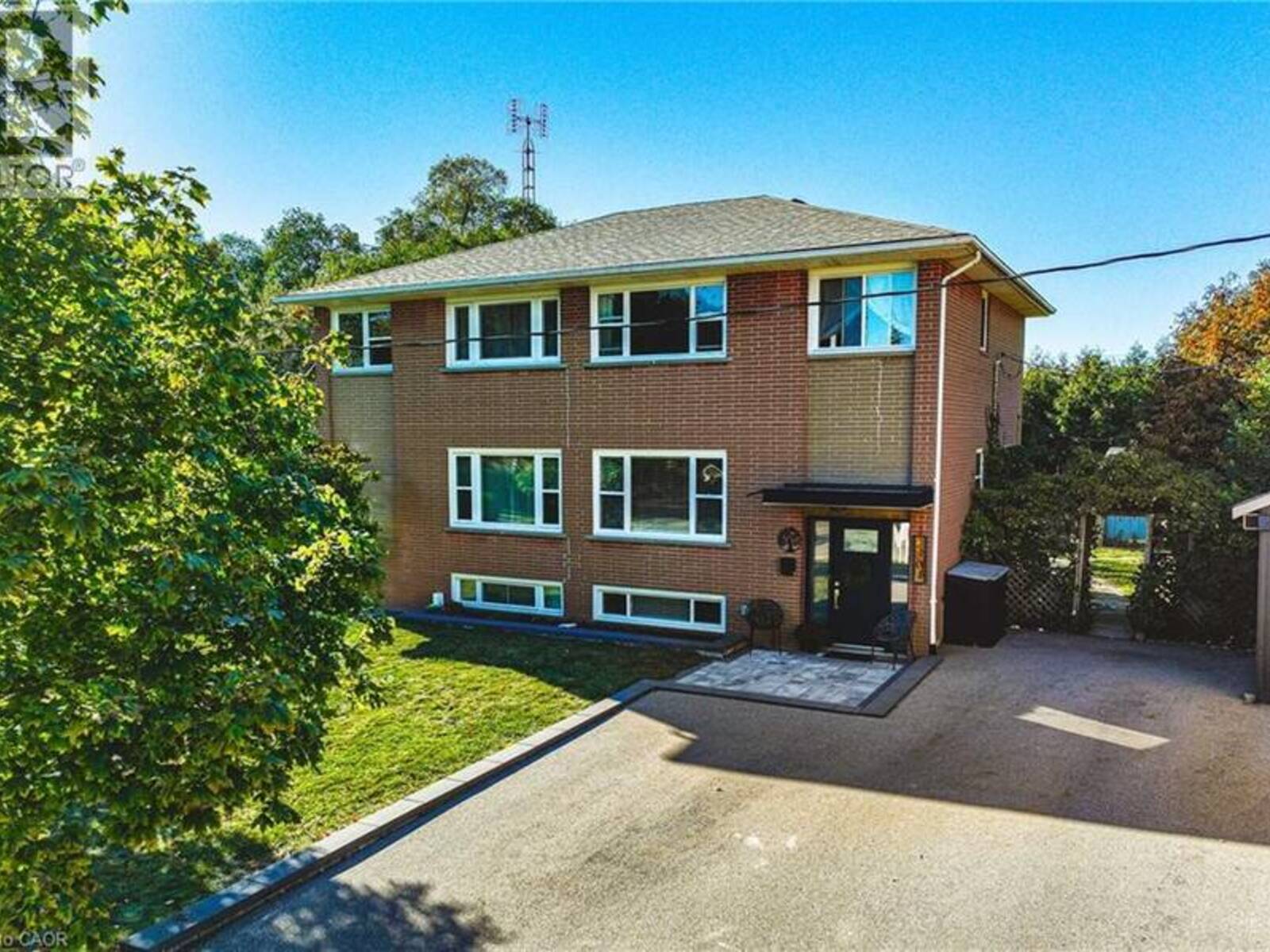2301 BARCLAY Road, Burlington, Ontario L7R 2B7