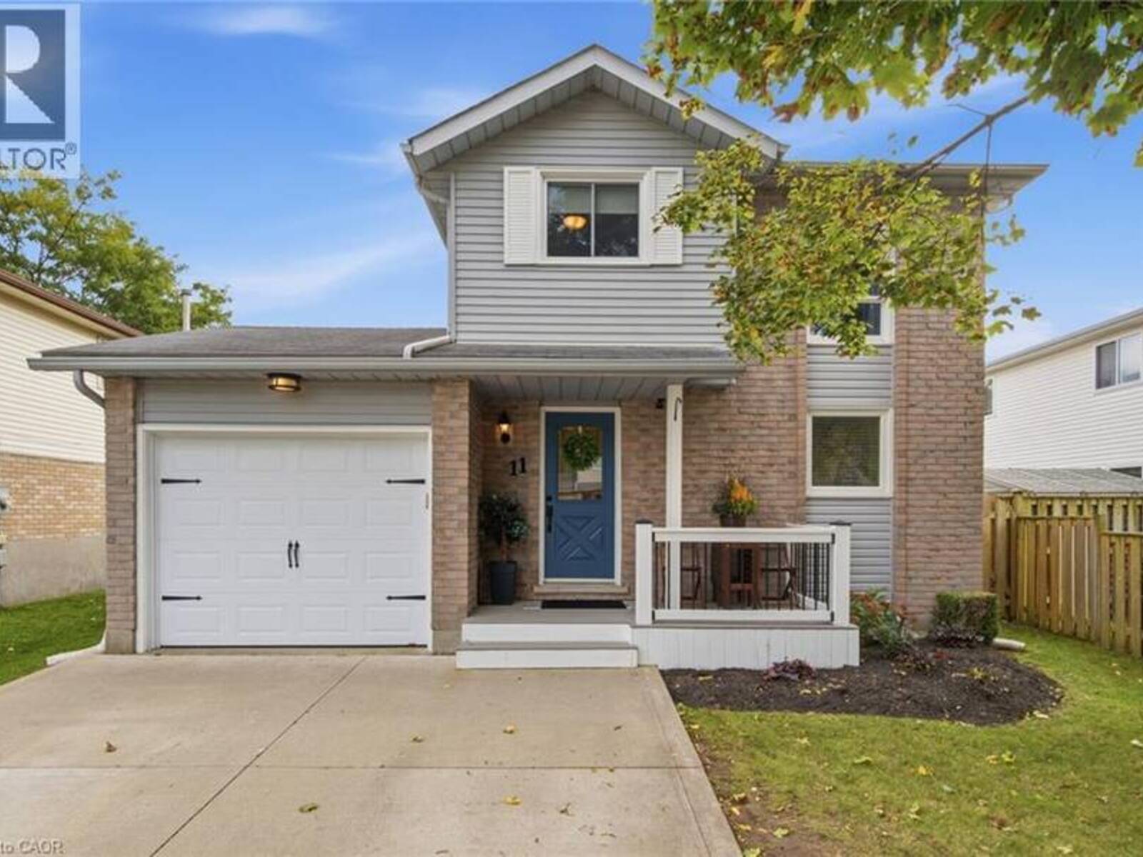 11 SANDALWOOD Drive, Cambridge, Ontario N1P 1A5