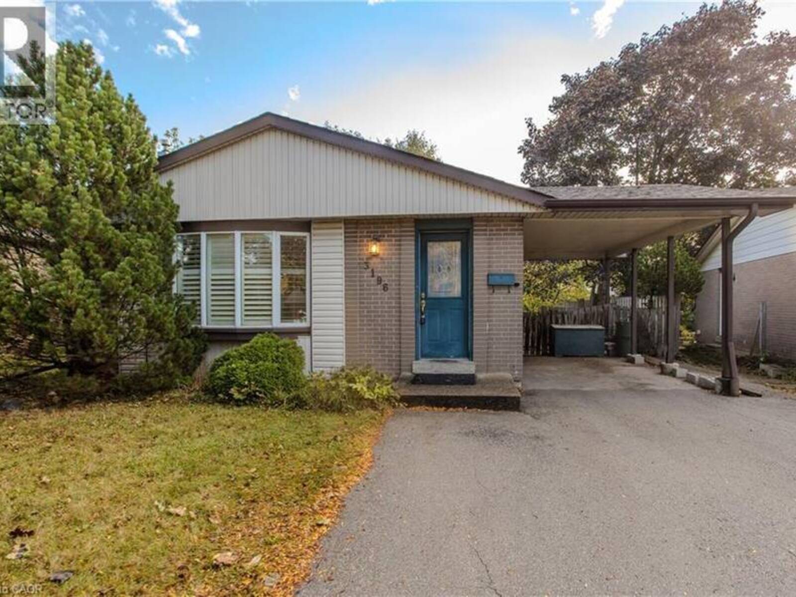 3196 CENTENNIAL Drive, Burlington, Ontario L7M 1C2