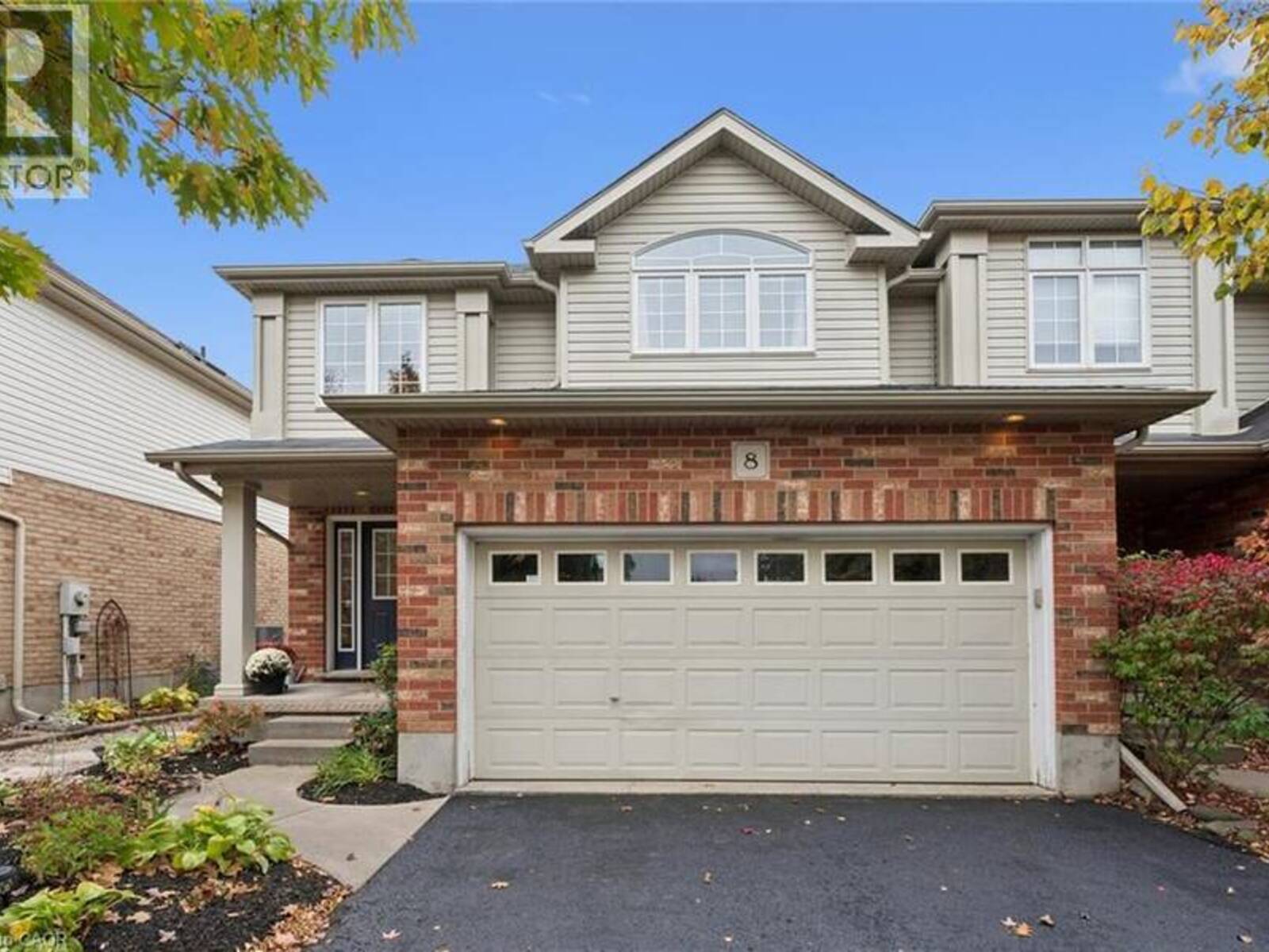 8 WALKER Way, Guelph, Ontario N1L 1T7