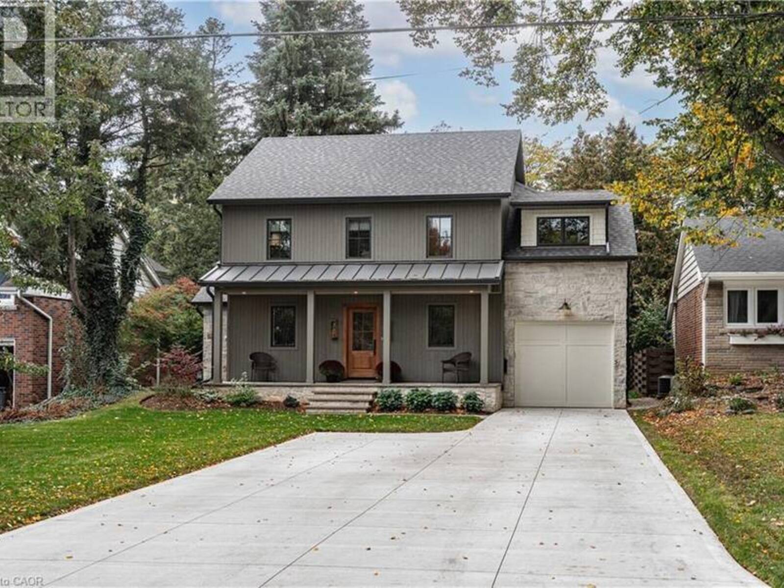 890 FOREST GLEN Avenue, Burlington, Ontario L7T 2L2