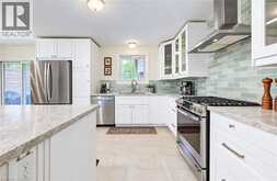 404 LAKEVIEW Drive | Waterloo Ontario | Slide Image Thirteen