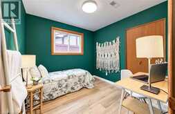 404 LAKEVIEW Drive | Waterloo Ontario | Slide Image Nineteen