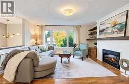 404 LAKEVIEW Drive | Waterloo Ontario | Slide Image Seven