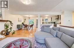 404 LAKEVIEW Drive | Waterloo Ontario | Slide Image Eight