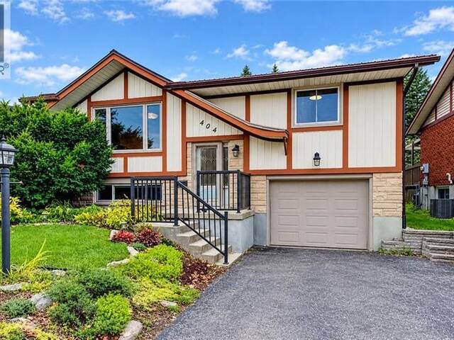 404 LAKEVIEW Drive Waterloo Ontario, N2L 4Z6 - 4 Bedrooms Home For Sale