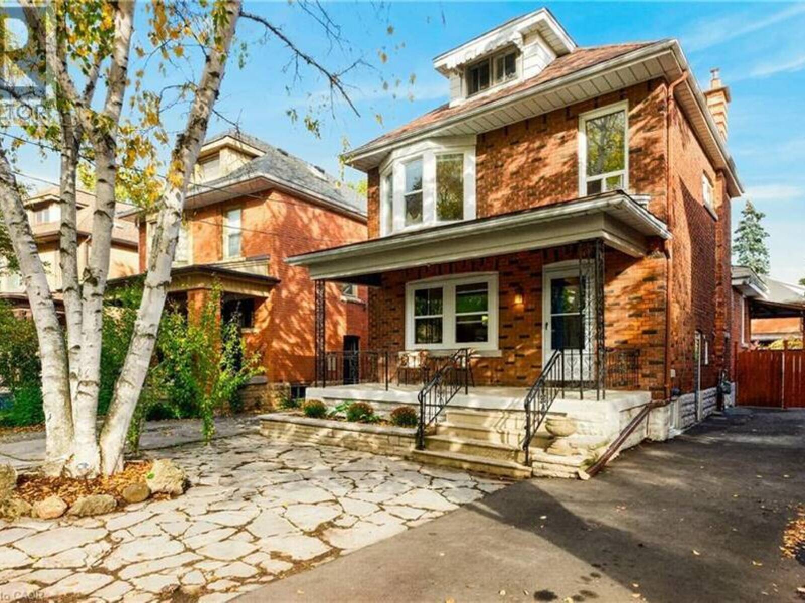 28 NORTH OVAL, Hamilton, Ontario L8S 3Y6