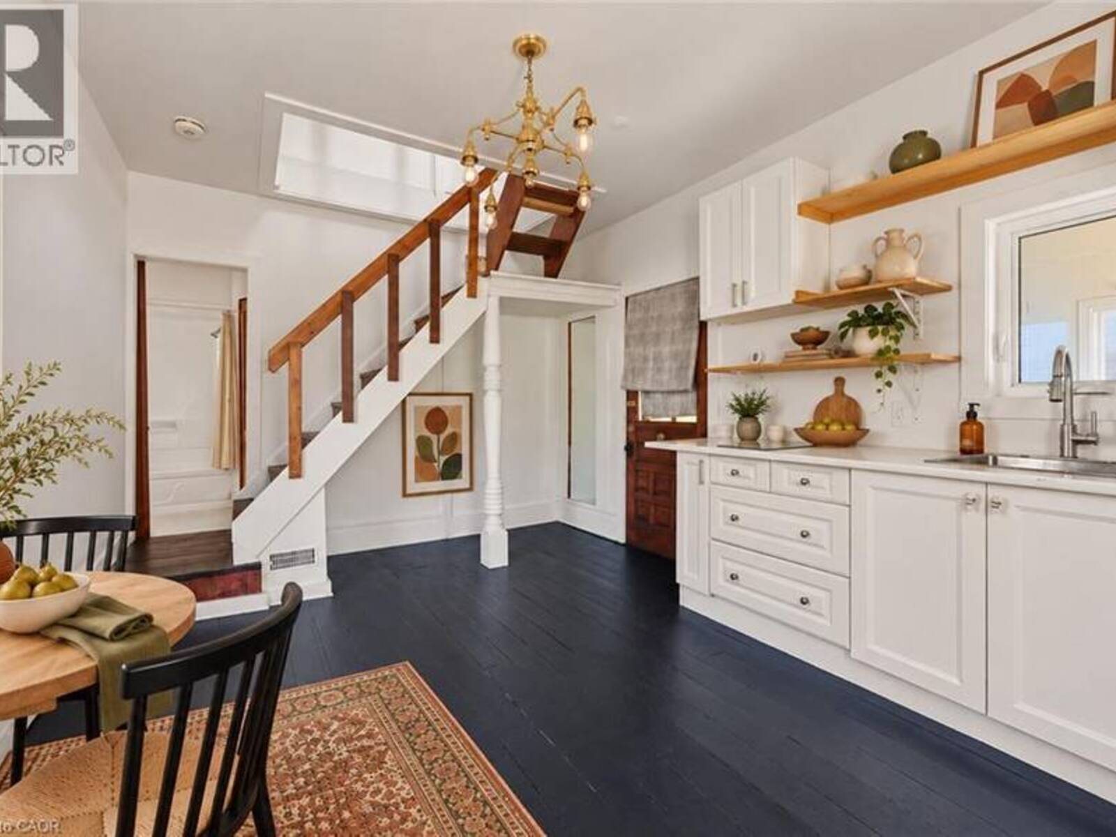 8 TASKER Street, St. Catharines, Ontario L2R 3Z8