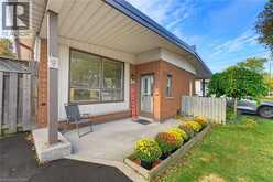 34 FIELDING Crescent | Hamilton Ontario | Slide Image Two