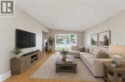 34 FIELDING Crescent | Hamilton Ontario | Slide Image Four