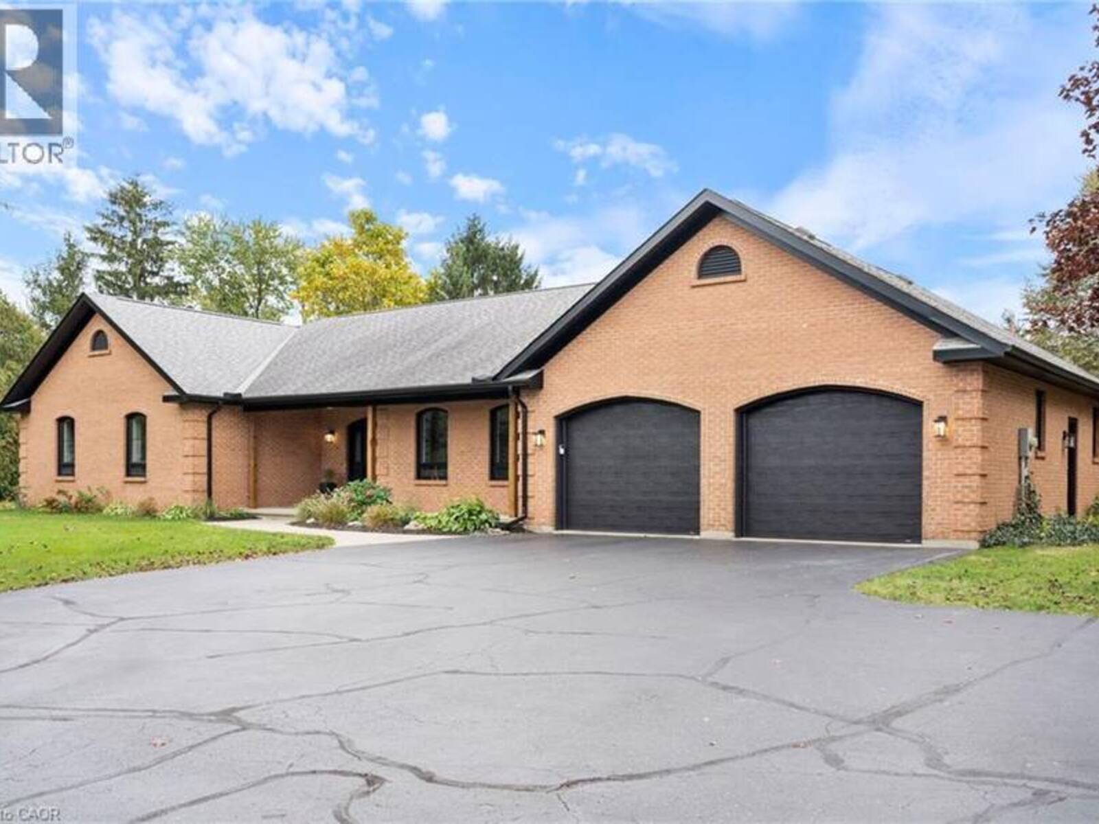 320 EVERGREEN HILL Road, Simcoe, Ontario N3Y 4K1