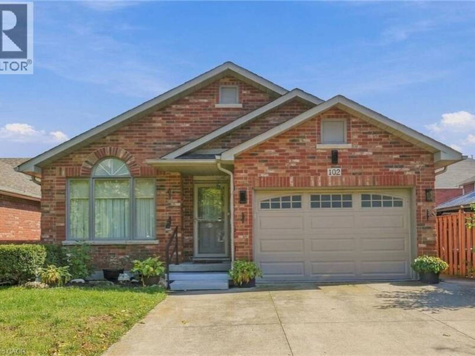 102 COVE Crescent, Hamilton, Ontario L8E 5A1