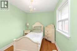 13 MEADOWVALE Avenue | Hamilton Ontario | Slide Image Eighteen