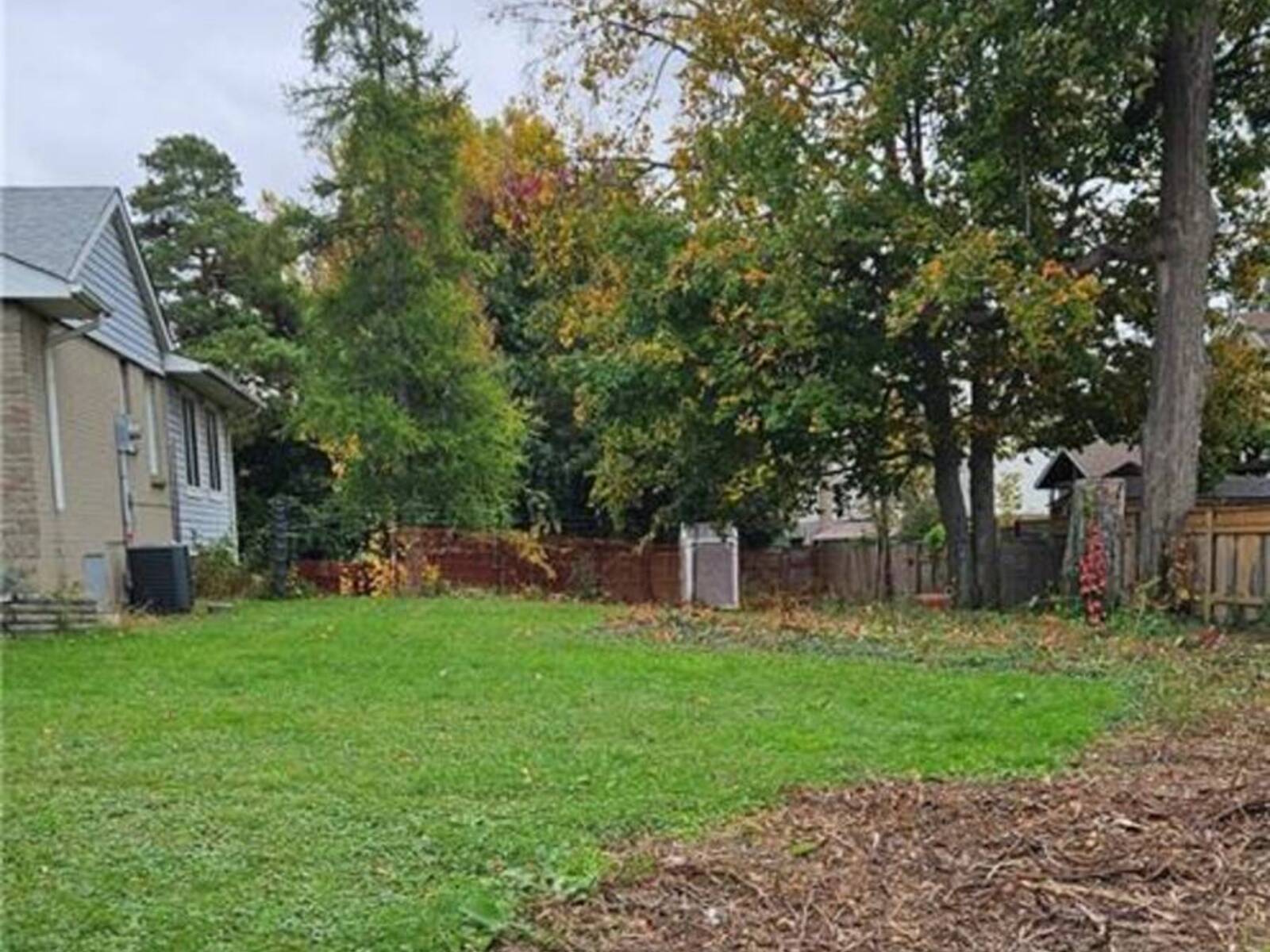 223 ELEANOR Avenue, Hamilton, Ontario L8W 1C7