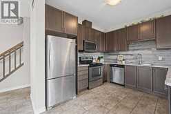 100 LINKS Crescent | Woodstock Ontario | Slide Image Eight