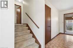 84 LARCHWOOD Circle | Welland Ontario | Slide Image Thirteen
