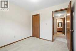 84 LARCHWOOD Circle | Welland Ontario | Slide Image Eighteen