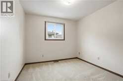 84 LARCHWOOD Circle | Welland Ontario | Slide Image Nineteen
