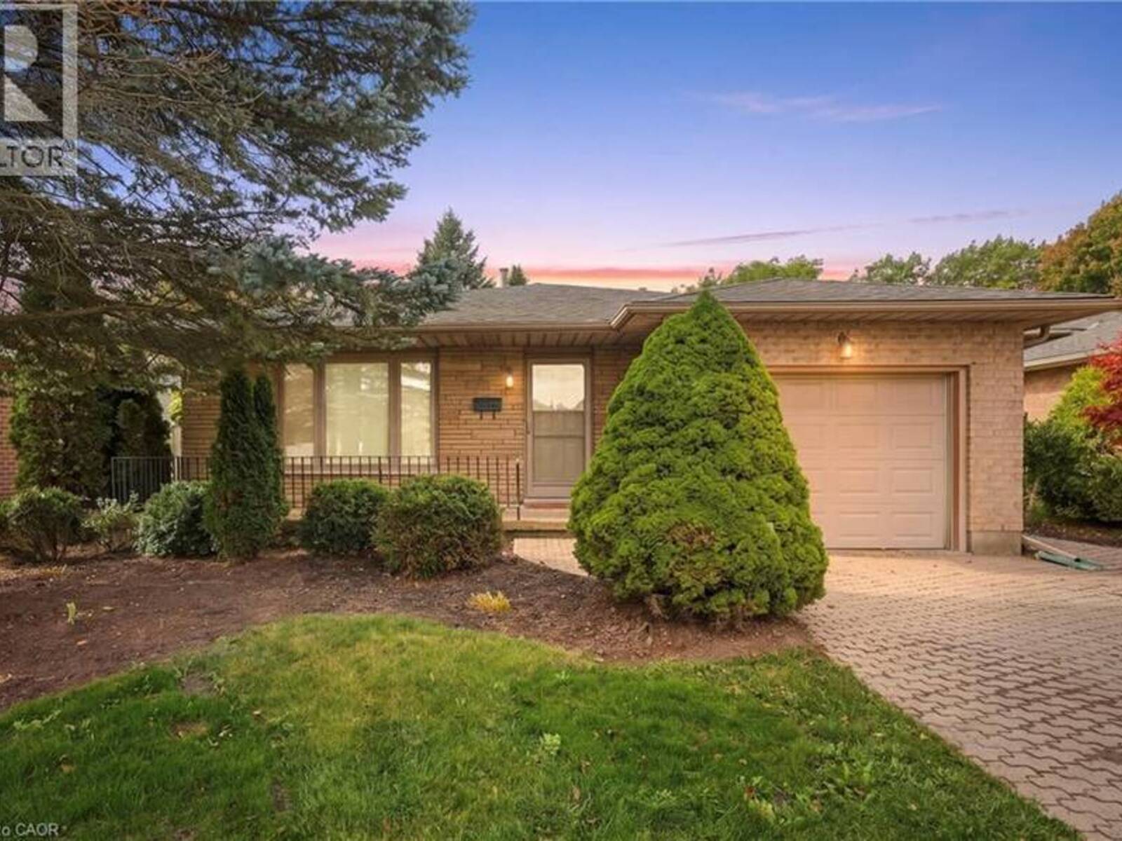 84 LARCHWOOD Circle, Welland, Ontario L3C 6T3