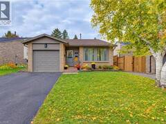 102 TOYNBEE Crescent Kitchener Ontario, N2N 1R9