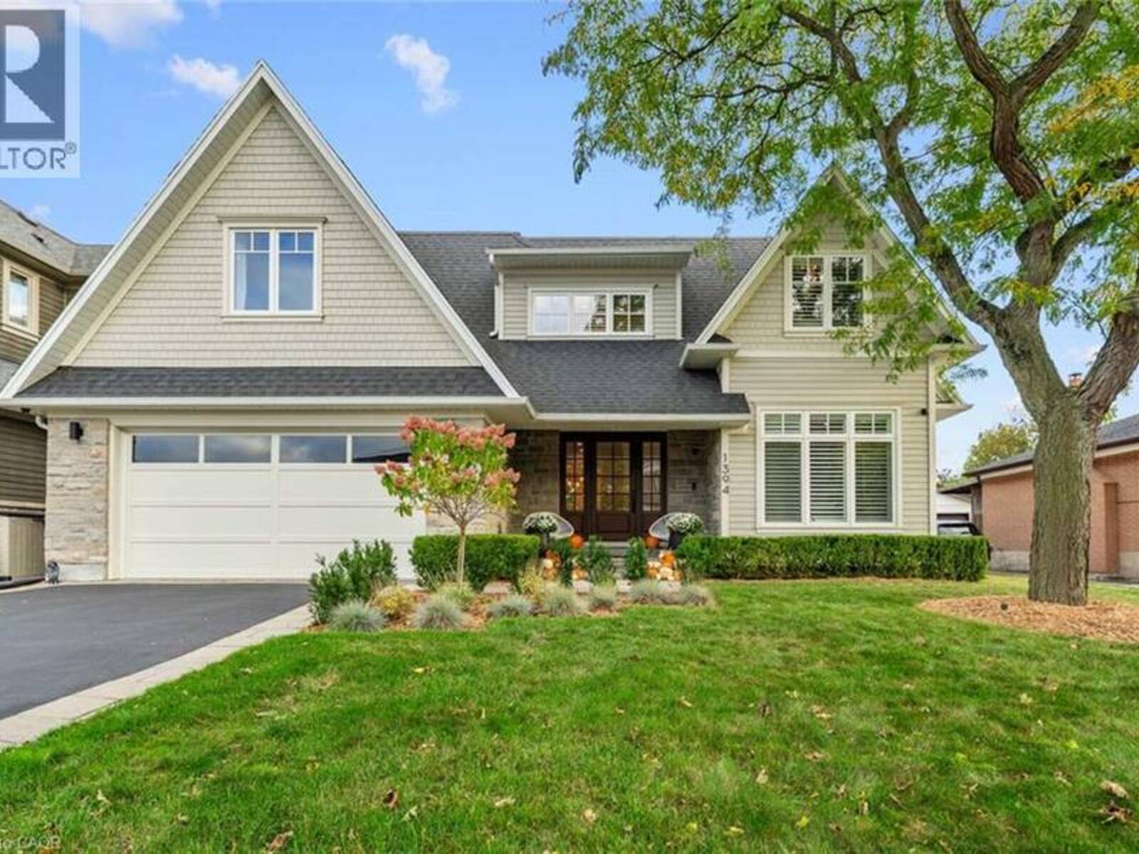 1394 WAVERLY Avenue, Oakville, Ontario L6L 2S3