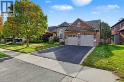172 VALMONT Court | Ancaster Ontario | Slide Image Five