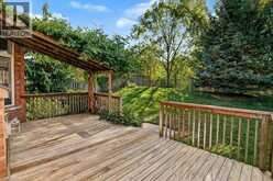 172 VALMONT Court | Ancaster Ontario | Slide Image Thirteen