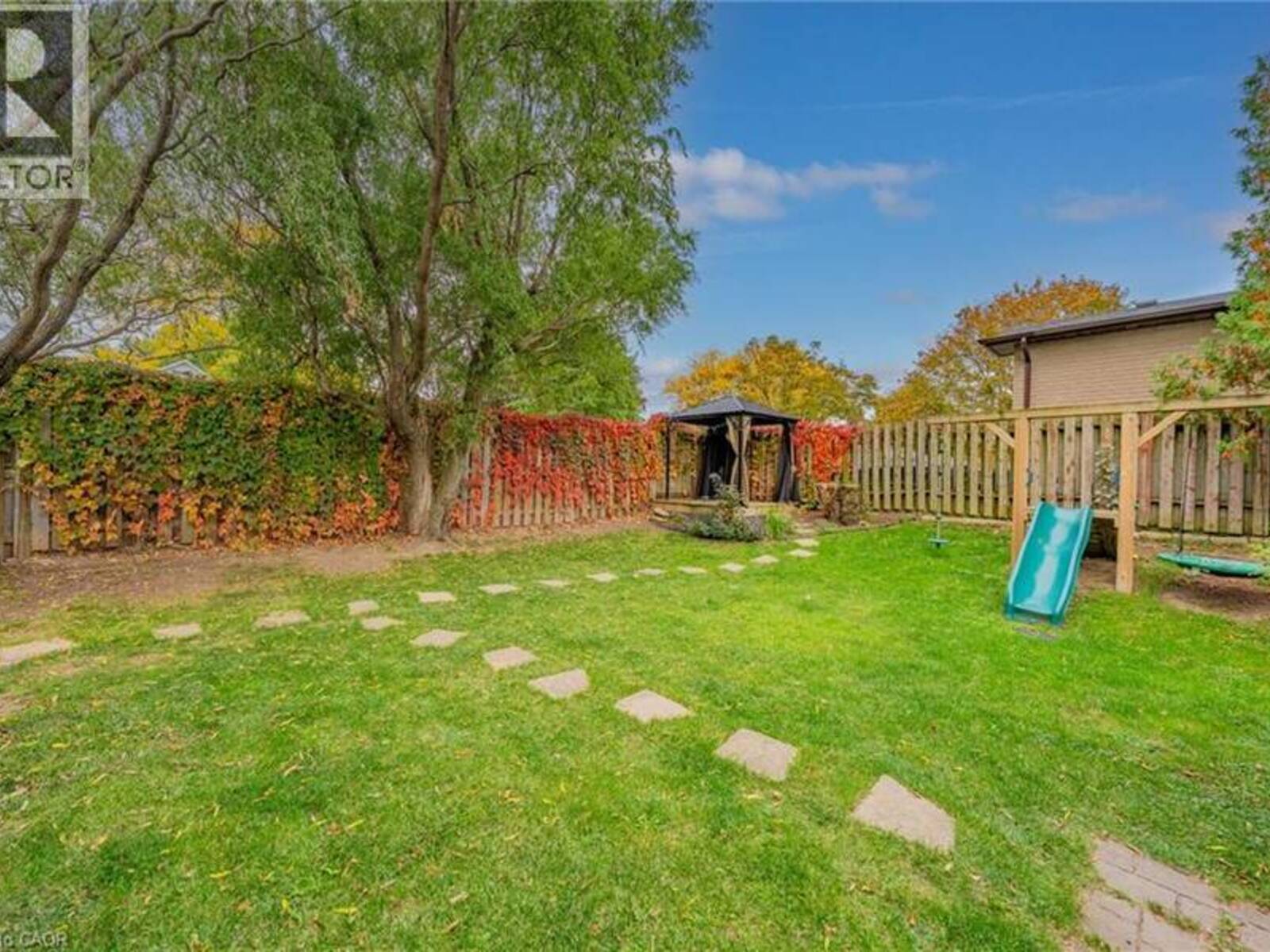 2324 COLDSTREAM Drive, Burlington, Ontario L7P 3T3