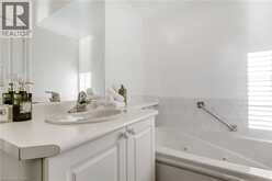 260 SILVERBIRCH Boulevard | Hamilton Ontario | Slide Image Ten