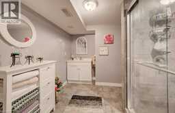 521 SNOWDROP Court | Kitchener Ontario | Slide Image Thirty-two