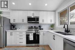 37 LILACSIDE Drive | Hamilton Ontario | Slide Image Four