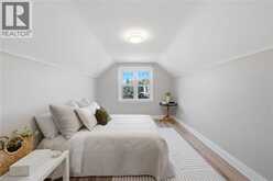 143 HUXLEY Avenue S | Hamilton Ontario | Slide Image Twenty-four