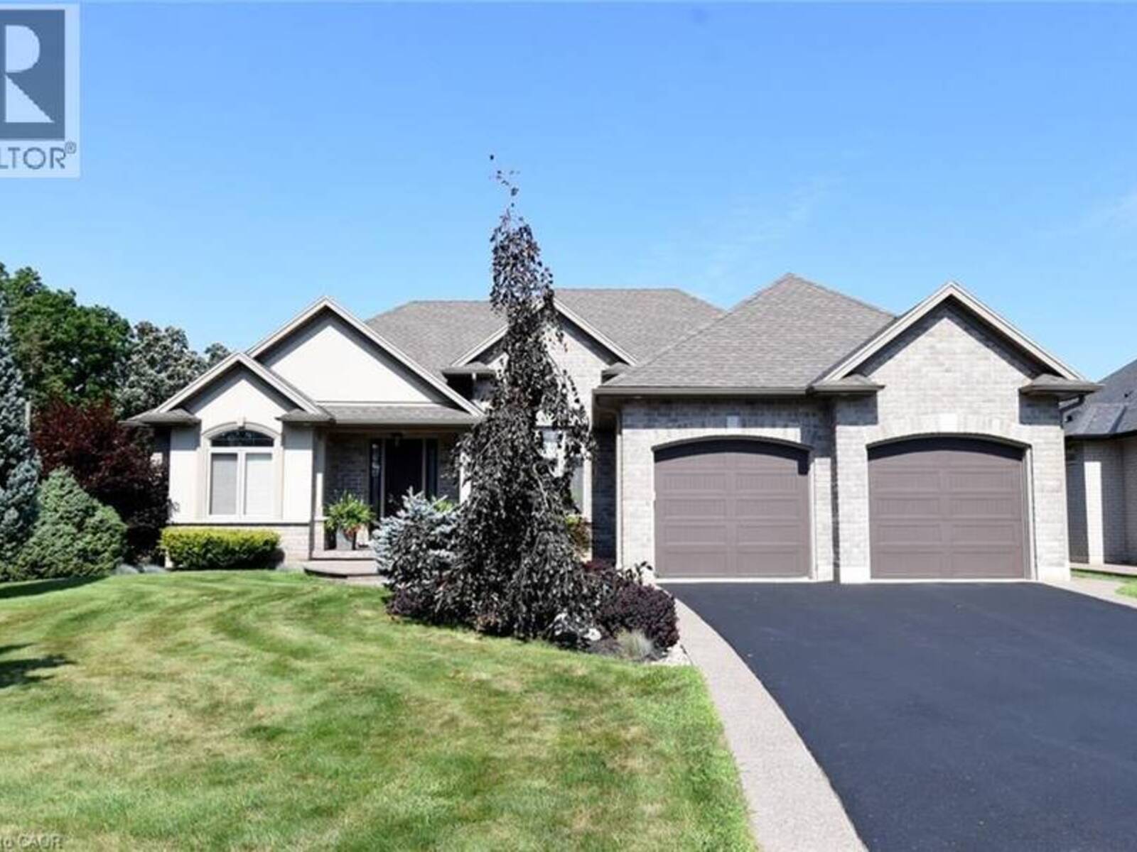 1 ELLINGTON Place, Brantford, Ontario N3T 5L7